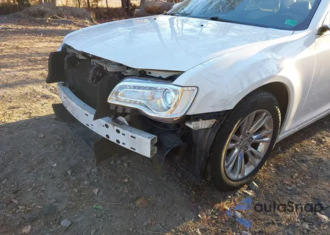 2018 Chrysler 300 Touring L из США, поврежденный, VIN 2C3CCAAG7JH275968